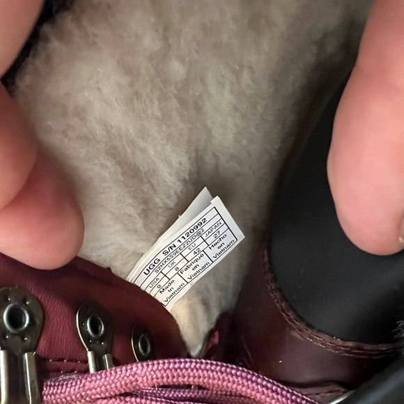 NWOT UGG(r) Kirkson Waterproof Boot in Cordovan Leather (9) - Picture 8 of 15